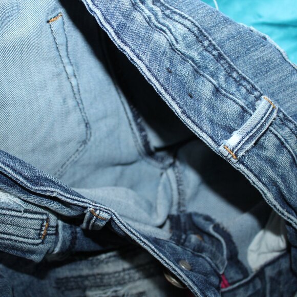 Almost Famous Size 3 Juniors Distressed Blue Jean Pants - Picture 14 of 14